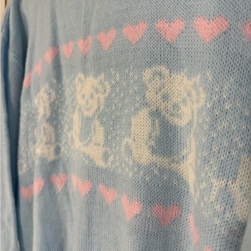 VINTAGE Acrylic Teddy Bear Hearts Sweater Baby Blue Pink Crewneck Size Medium - Picture 3 of 5